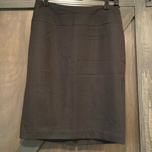 Worthington pencil skirt. Excellent condition. Size 6.